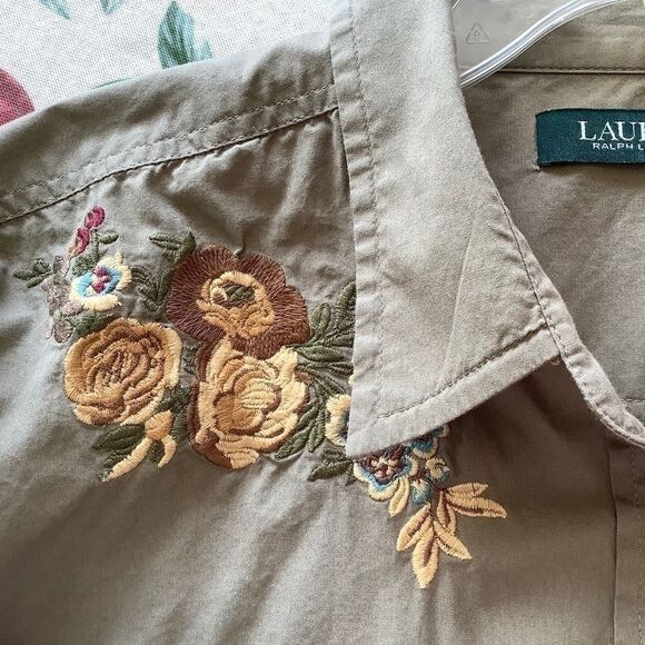 RALPH LAUREN FLORAL EMBROIDERED MILITARY WOMAN BUTTON DOWN SHIRT… - Picture 13 of 16